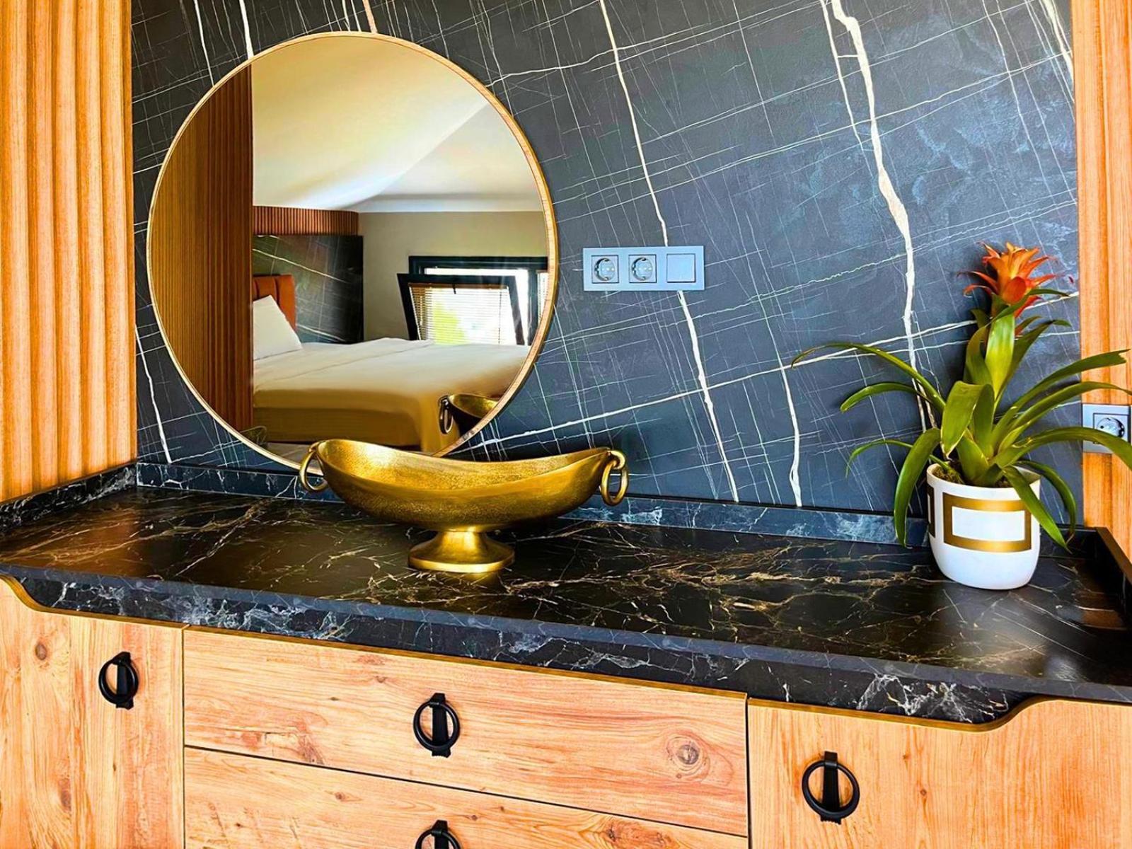 1314 Suite Hotel Istanbul Arnavutkoy Bagian luar foto